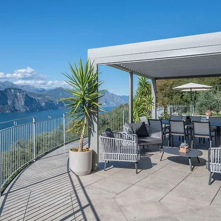 Nyaraló Alleinstehende Mit Pool Und Traumaussicht By Interhome