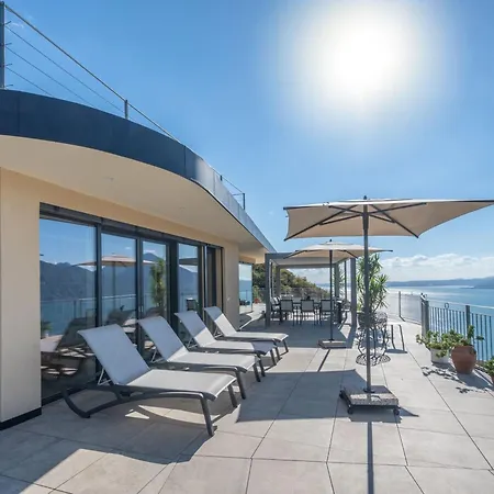 Alleinstehende Mit Pool Und Traumaussicht By Interhome Castelletto di Brenzone
