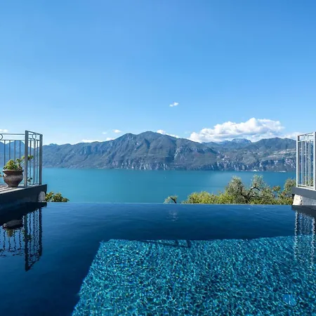 Alleinstehende Mit Pool Und Traumaussicht By Interhome Nyaraló *