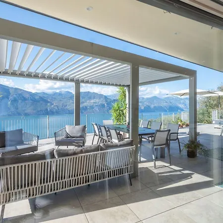 Alleinstehende Mit Pool Und Traumaussicht By Interhome Nyaraló *