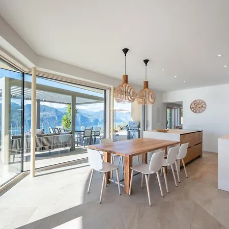 Alleinstehende Mit Pool Und Traumaussicht By Interhome Nyaraló *